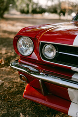 Leinwandbilder Oldtimer Roter Vintage-Wagen Detailaufnahme in Nahaufnahme  © Cavan