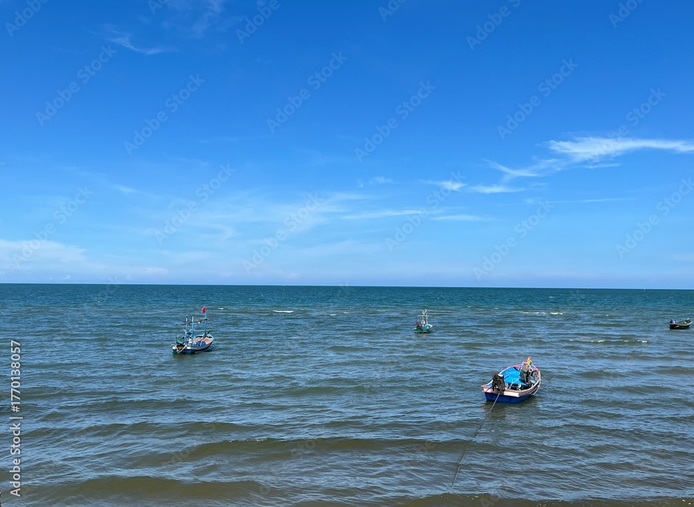 Obraz premium Fishing boat on the beach