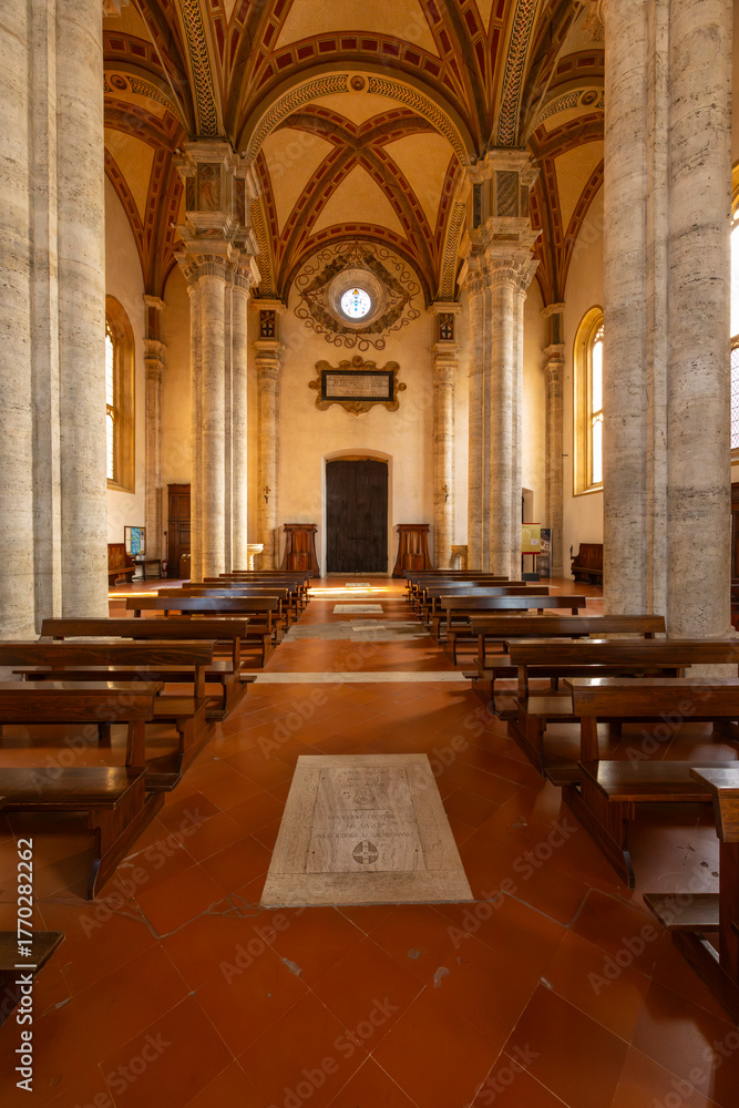 Obraz premium Renaissance architecture inside Pienza cathedral in Siena, Italy