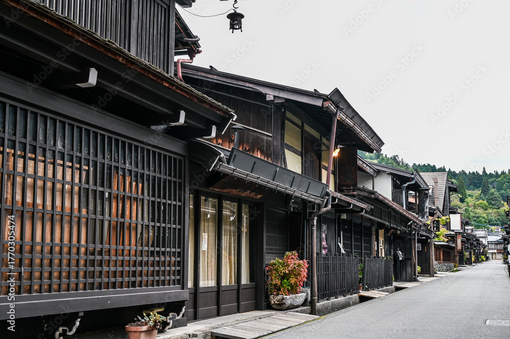 Naklejka premium 日本岐阜飛騨高山の古い街並み