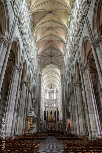 the cathedral the notre dame in amiens