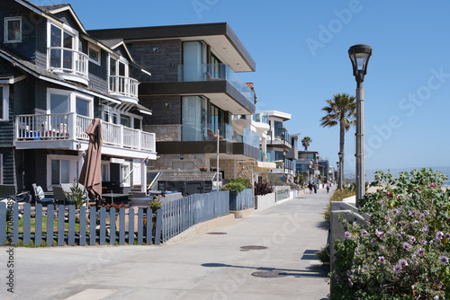 Tableau sur toile The Strand Manhattan Beach : the magnificent architecture of the beachfront home