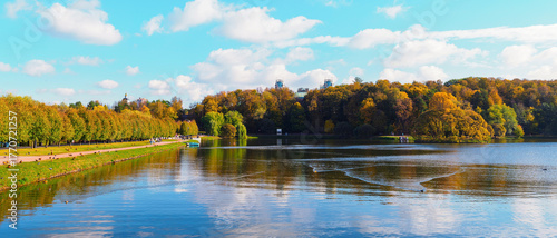 Canvas Print View of the Upper Tsaritsynsky Pond in Moscow, Russia in autumn - panorama