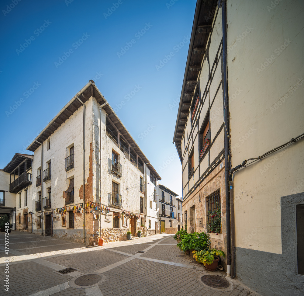 Fototapeta premium Exploring traditional architecture in Covarrubias, Spain