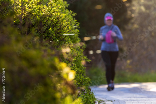 Wallpaper Mural woman runinging in the park Torontodigital.ca
