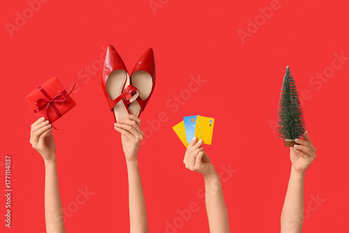 Many female hands with shoe...