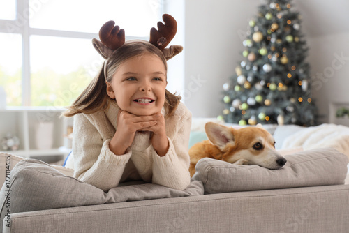 Cute happy girl in Christma...