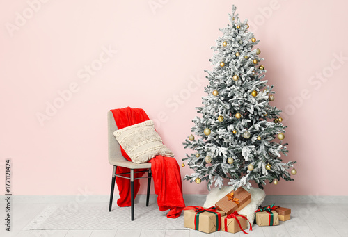 Decorated Christmas tree wi...