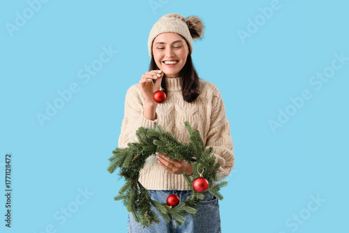 Young woman with Christmas ...