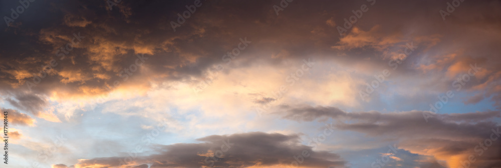Fototapeta premium wonderful sunset cloud scenery, lighted from last sunlight