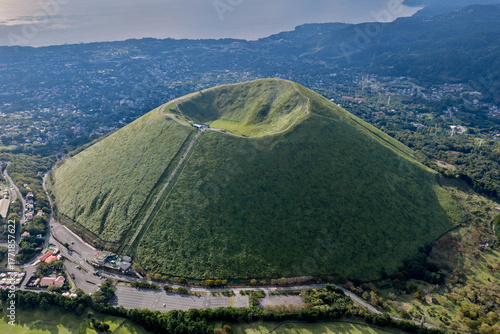 伊豆・大室山の空撮