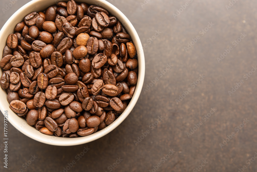 Fototapeta premium coffee beans in a bowl