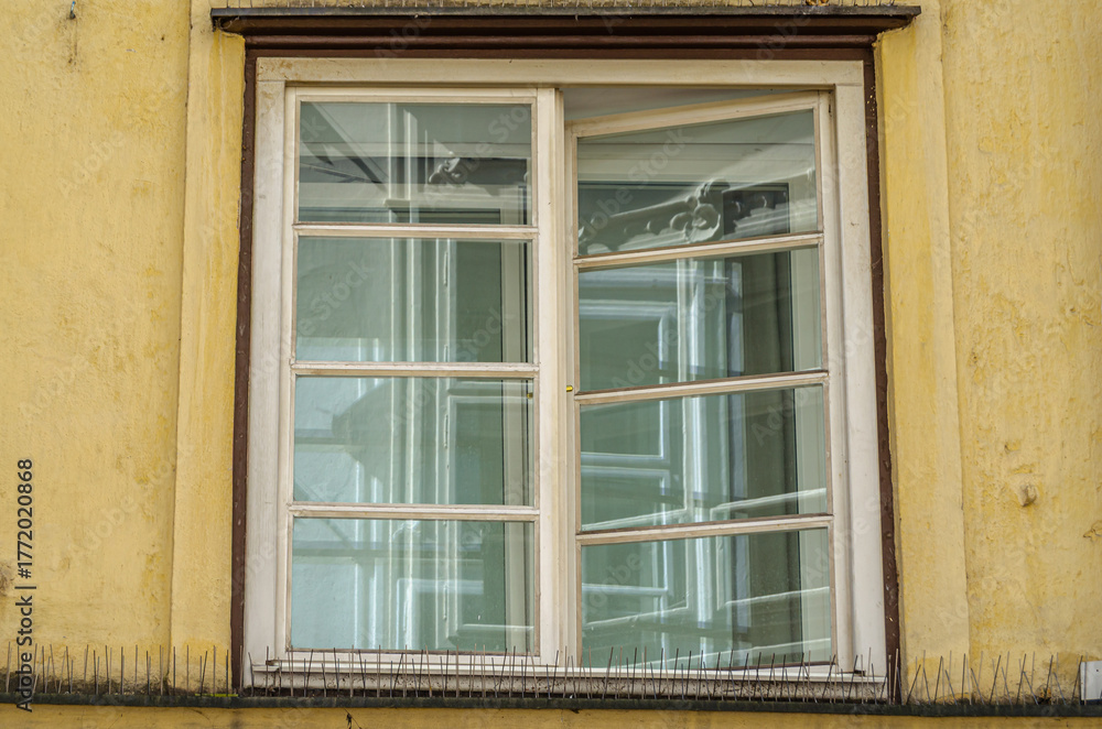 Fototapeta premium Colorful facades in the old town of Innsbruck, Austria