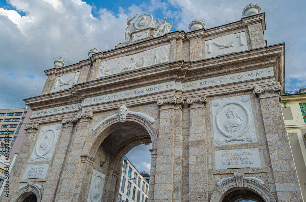 Obraz premium The Triumphal Arch in Innsbruck, Austria