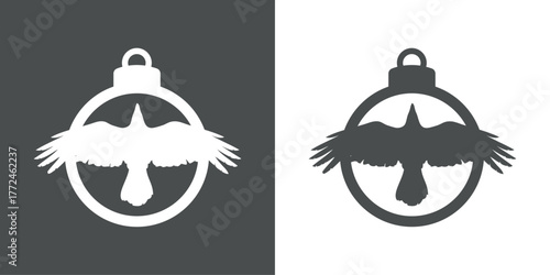Tiempo de Navidad. Decoración de Halloween. Logo con silueta de bola de navidad con cuervo con alas abiertas para tarjetas y felicitaciones