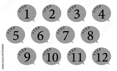 グレーの吹き出し型ステップ番号アイコンセット｜モノトーンでまとめた12段階手順デザイン
