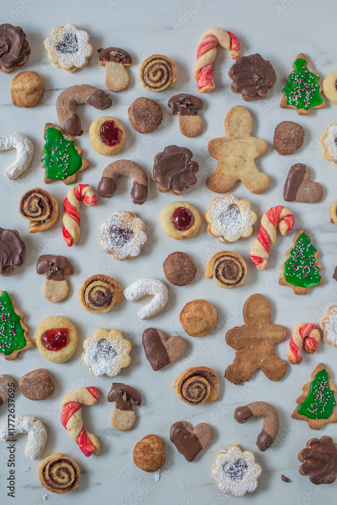 Fototapeta premium sweet home made german christmas cookies