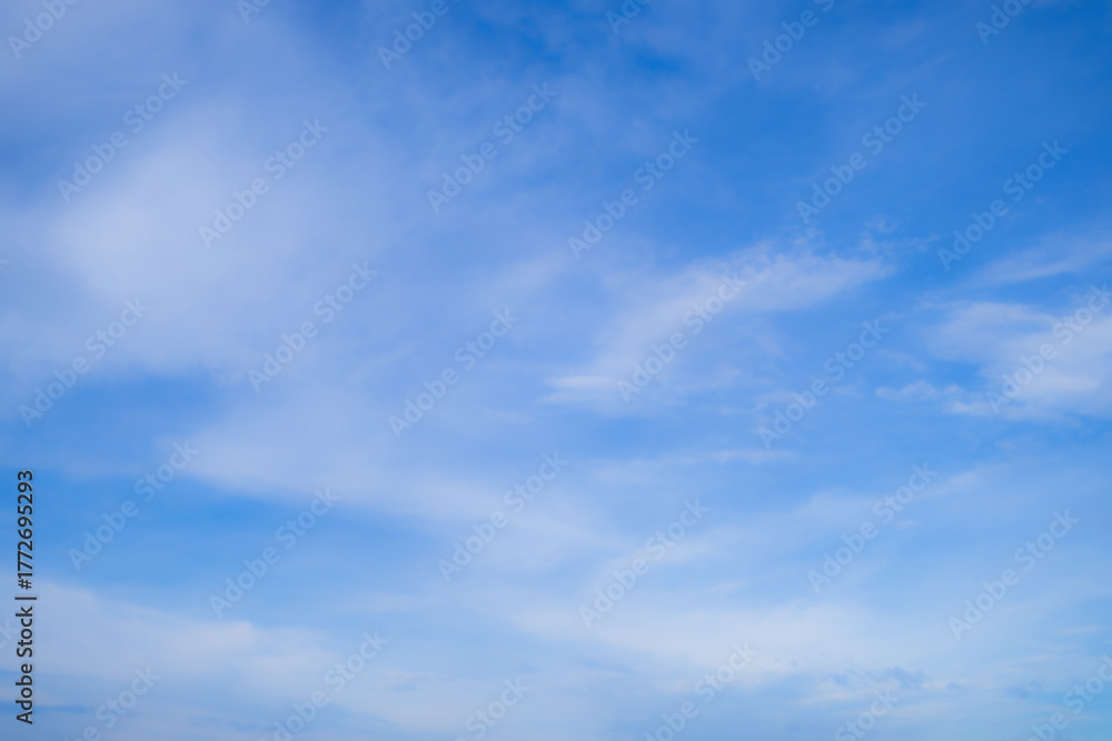 Fototapeta premium Cloud and sky texture soft focus daytime sky background,Blue sky background and white clouds soft focus.