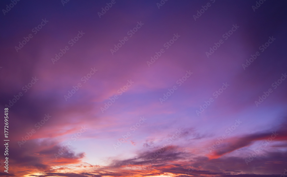 Naklejka premium Cloud and sky backdrop at sunrise and sunset,Morning cloud and sky backdrop,Nature beautiful Light Sunset or sunrise sky,Sunset sky for background or sunrise sky and cloud at morning.