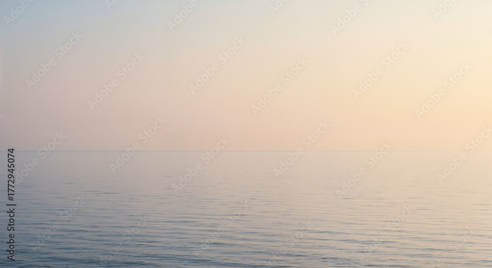 Obraz premium Minimalist Ocean Horizon at Dawn with Soft Pastel Colors