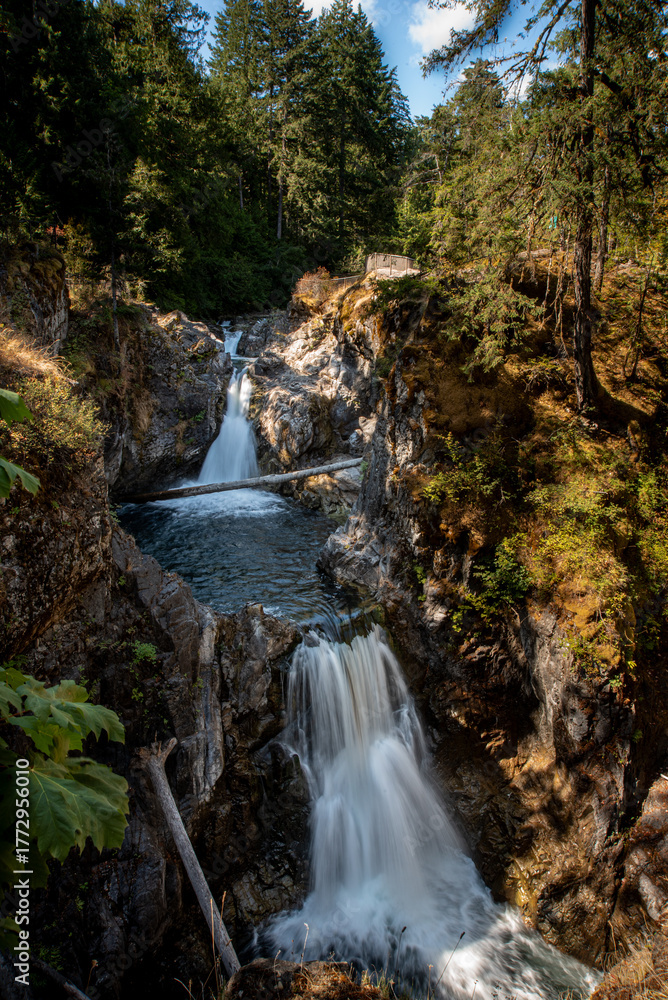 Naklejka premium Double Little Qualicum Falls