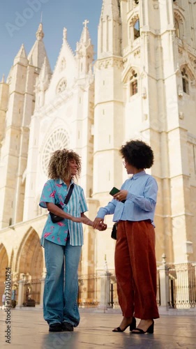 Wallpaper Mural Friends enjoying a sunny day in the city center Torontodigital.ca