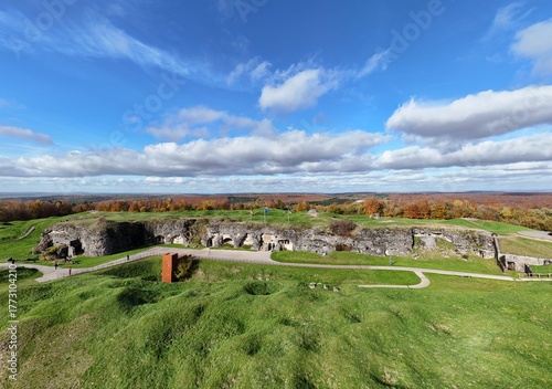 Foto Le fort de Vaux, appelé brièvement fort Dillon, est situé sur les communes de Da