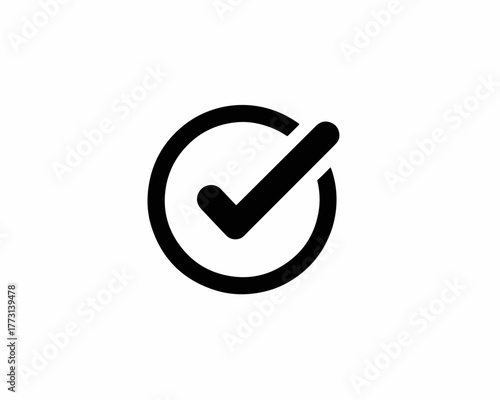 Segno di spunta nero in cerchio su sfondo bianco, simbolo di approvazione e successo.