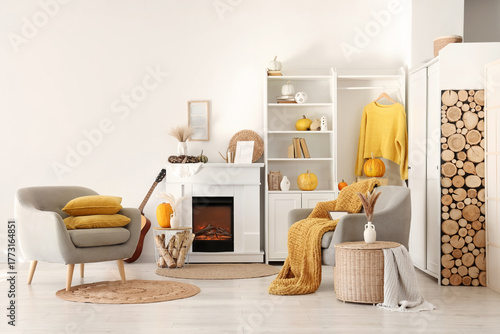Cozy autumn living room int...