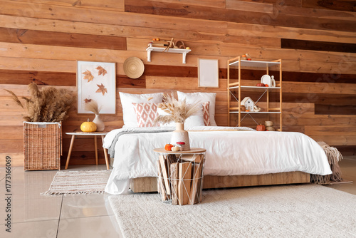 Comfortable bed, shelving u...