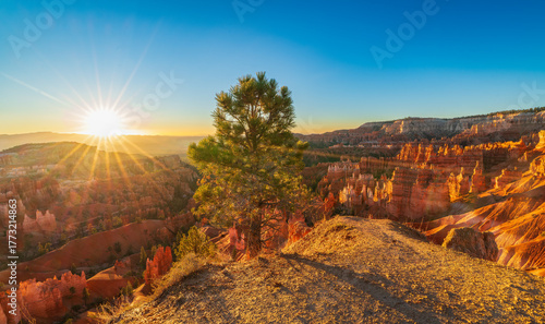 Early morning sunrise at Bryce Canyon
