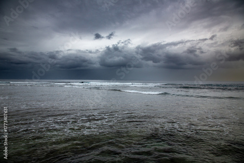 奄美大島の初冬の海の色。