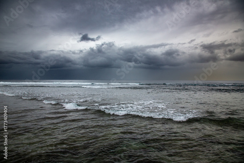 奄美大島の初冬の海の色。