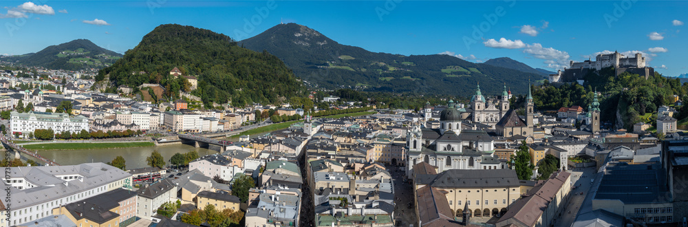 Naklejka premium Salzburg - The panorama of old town