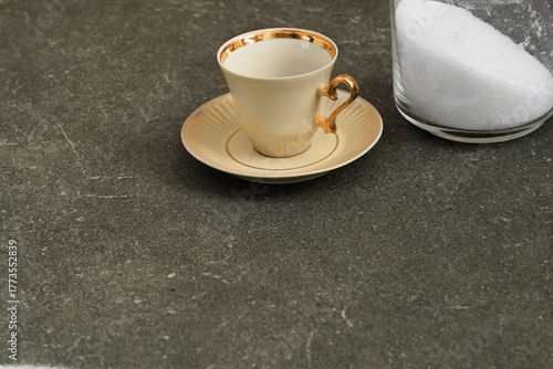Fotografía Cup and sugar bowl for drinking coffee in the kitchen.