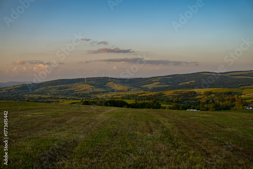 Widok na Wiatraki w Beskidzie Niskim