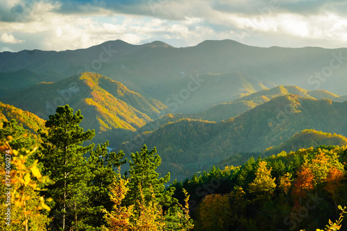 Veduta sopra le colline di Corzano, in Emilia Romagna, Italia