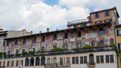 Quadro su tela The historic Case Mazzanti in Verona Italy featuring a multi-story facade covere