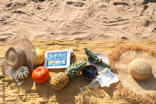 Pumpkins, straw hat, delici...