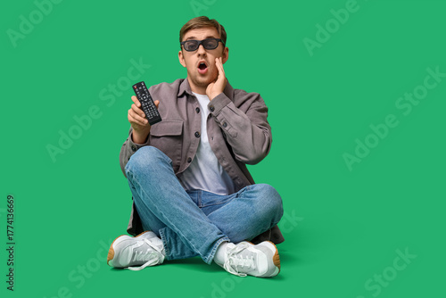 Shocked young man with 3D g...