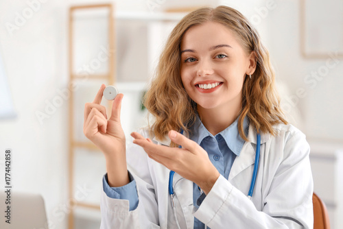 Female doctor with glucose ...