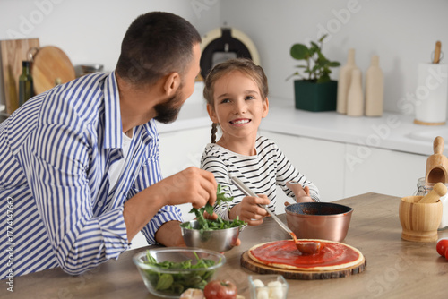 Father with his daughter ap...