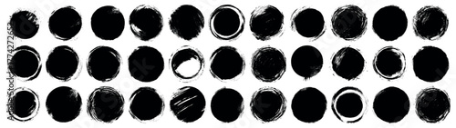 Set different circle brush strokes, hand drawn paint brush circle logo frame. Sale badge. Grunge round shapes. Grunge banner collection. Round brush painted circle banner on transparent background