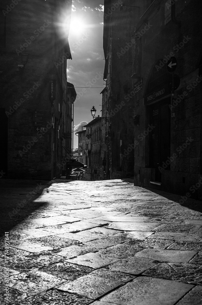 Obraz premium Gasse in Voltera, Voltera, Toskana, Italien