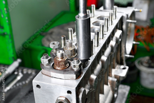 repair of fuel pump of eight-cylinder diesel engine installation of sections in pump body