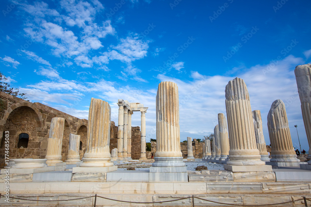 Obraz premium Side Roman Theatre at the ancient city of Side in Antalya region on the Mediterranean coast of Turkey.