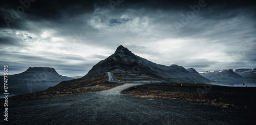 sur la route d'Isafjördur en Island