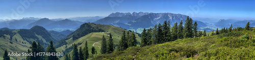 Panoramablick ins Kaisergebirge vom Gipfel des Hochköpfl aus, Alpen, Tirol, Österreich