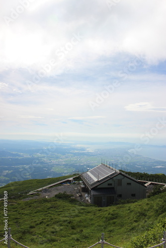 鳥取県”大山弥山” の景色『登山』大山頂上避難小屋！「伯耆大山」夏山登山道・登山初心者