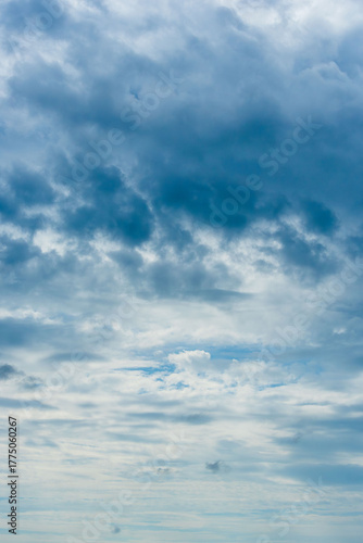 秋の空に雲が広がる20